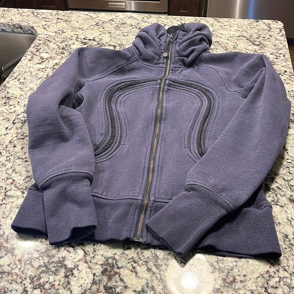 lululemon vintage Scuba hoodie size 6